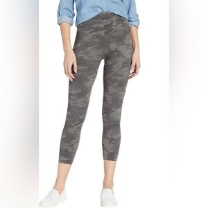 SPANX Look at Me Now Cropped 20' Seamless Leggings Sage Camo Excellent Size M